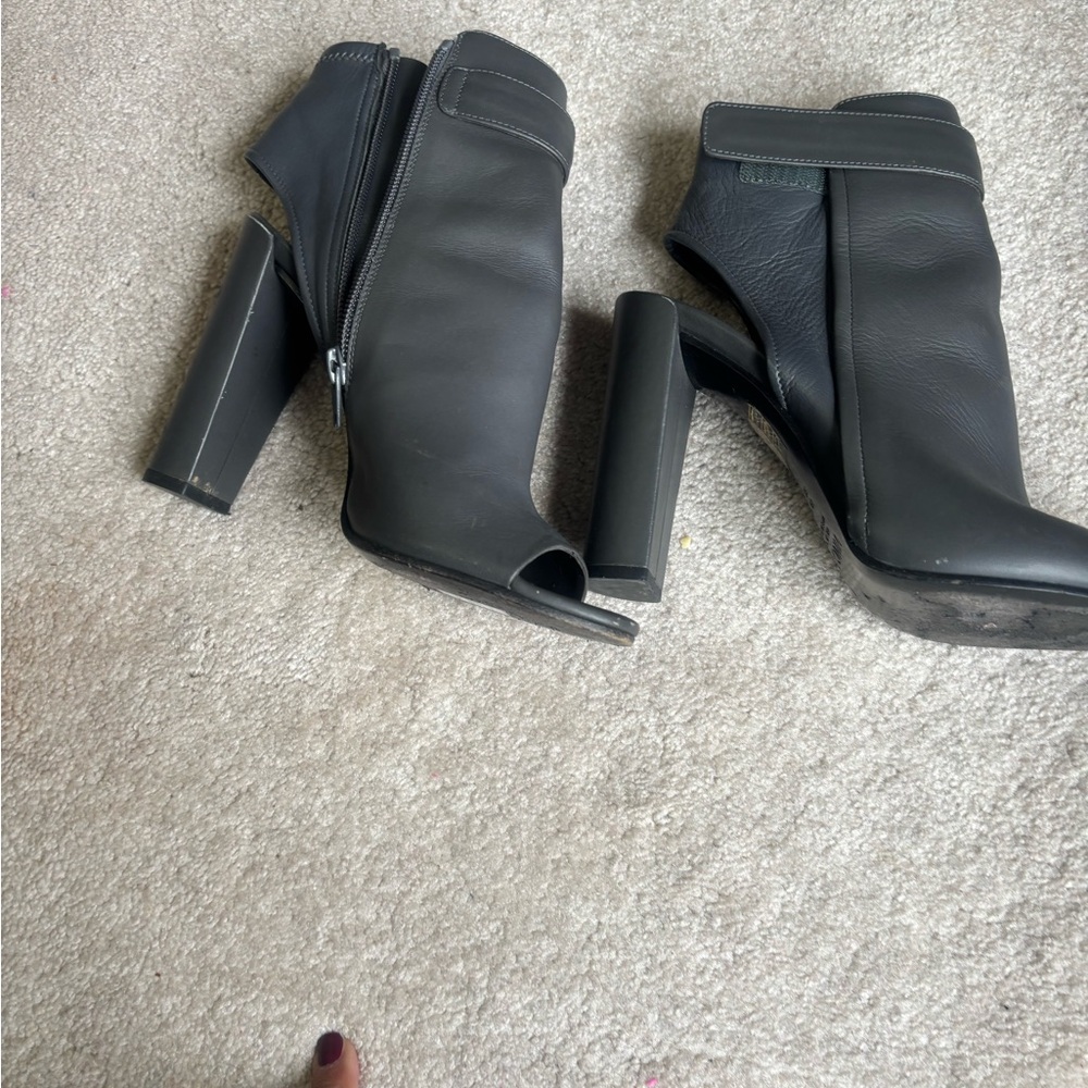 Vince Black Heeled Ankle Boots with Chunky Heel